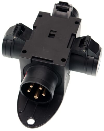 Kompaktforgrener - 16A, 1x 5P CEE --> 3x 3P CEE, Sort